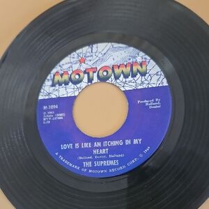 Classic Supremes 45rpm "Love Is Like An Itching In My Heart"